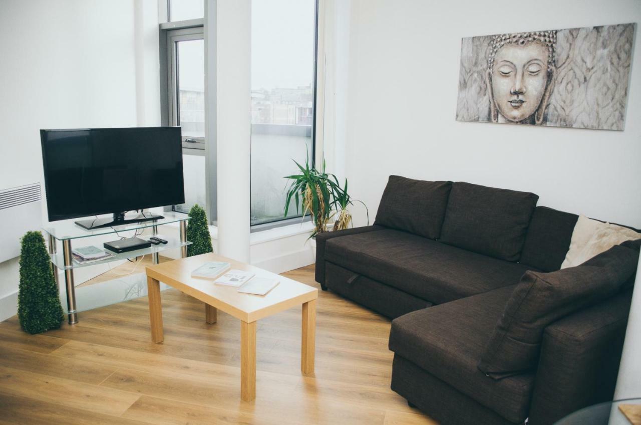 Serviced Apartment In Liverpool City Centre - Free Parking - Balcony - By Happy Days Exterior foto